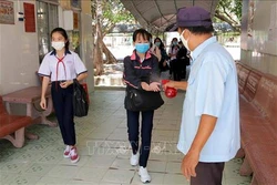 Dịch COVID-19: Bộ Y tế đề nghị học sinh, sinh viên, giáo viên và người lao động trong các cơ sở giáo dục phải đeo khẩu trang