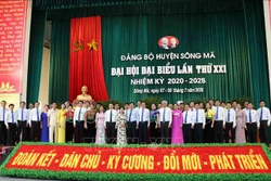 Ban Chấp hành Đảng bộ huyện Sông Mã khóa XXI, nhiệm kỳ 2020 - 2025. Ảnh: Nguyễn Cường – TTXVN