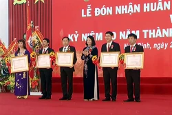 Phó Chủ tịch nước Đặng Thị Ngọc Thịnh dự lễ kỷ niệm 60 năm thành lập Trường Đại học Kinh tế - Kỹ thuật Công nghiệp