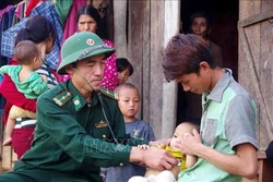 Thắt chặt tình quân dân nơi biên giới Mường Tè