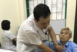 Lạng Sơn quan tâm chăm lo sức khỏe của người cao tuổi