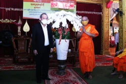 Phó Thủ tướng Thường trực Chính phủ Trương Hòa Bình chúc mừng Tết cổ truyền Khmer Chôl Chnăm Thmây
