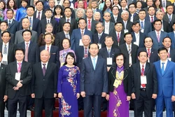 Chủ tịch nước Trần Đại Quang gặp mặt các cán bộ y tế tiêu biểu được nhận Giải thưởng Đặng Văn Ngữ