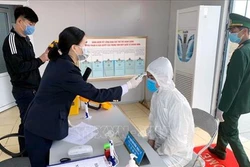 Lô hàng đầu tiên thông quan trở lại qua cầu Bắc Luân 2 – cửa khẩu quốc tế Móng Cái