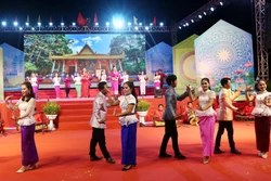 Múa Răm vông - Di sản văn hóa phi vật thể của đồng bào Khmer Sóc Trăng. Ảnh: Trung Hiếu - TTXVN