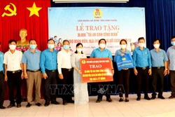 Bình Phước: Trao 30.000 túi an sinh hỗ trợ đoàn viên, người lao động bị ảnh hưởng bởi dịch COVID-19