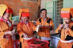 Tết sum vầy của đồng bào Dao tại Tây Nguyên