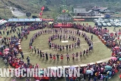 Sắc xuân trong lễ hội Gầu Tào