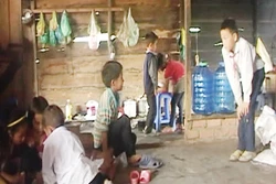 Trọ học tìm chữ