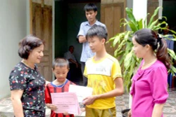 Hơn 100 trẻ em dân tộc thiểu số, hoàn cảnh khó khăn tham gia chương trình "Thắp sáng ước mơ"