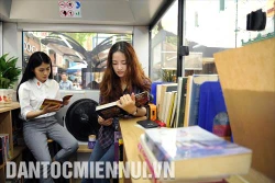 Khai trương mô hình xe buýt sách đầu tiên tại Thành phố Hồ Chí Minh