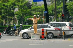 Thành phố Hồ Chí Minh ra quân đảm bảo trật tự an toàn giao thông sau Tết Nguyên đán Đinh Dậu
