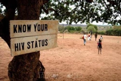 Cuộc chiến chống đại dịch HIV/AIDS vẫn còn gian nan