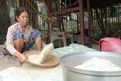 Rộn ràng mùa cốm dẹp Ba So