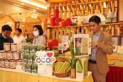 Trưng bày sản phẩm OCOP Hà Nội tại Hội nghị toàn quốc tổng kết Chương trình Mỗi xã một sản phẩm.