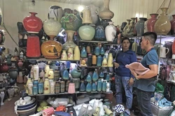 Bát Tràng là một trong những làng nghề truyền thống phát triển được thế mạnh kinh tế làng nghề.