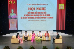 Tọa đàm, giao lưu những tấm gương tiêu biểu trong thực hiện phong trào thi đua yêu nước trên các lĩnh vực văn hóa, xã hội, giáo dục, thể thao của tỉnh Sơn La. Ảnh: Quang Quyết