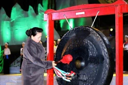 Chủ tịch Quốc hội Nguyễn Thị Kim Ngân dự Lễ khai mạc Tuần Văn hóa, Du lịch tỉnh Hòa Bình năm 2019
