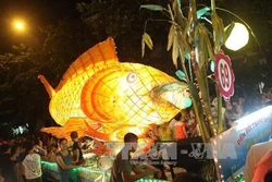 Độc đáo mô hình đèn Trung thu lớn nhất Việt Nam