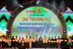 Trao 1.000 suất học bổng cho học sinh các tỉnh vùng núi phía Bắc