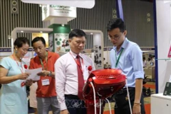 Nhiều sản phẩm, trang thiết bị y tế công nghệ cao được giới thiệu tại Triển lãm y tế quốc tế Việt Nam