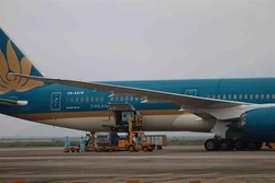 Dịch COVID-19: Từ 0 giờ 26/3, tạm dừng vận chuyển công dân Việt Nam từ nước ngoài về sân bay Nội Bài