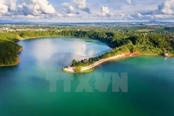 Biển Hồ, thắng cảnh du lịch nổi tiếng của thành phố Pleiku, tỉnh Gia Lai. Ảnh: Nguyễn Hoài Nam -TTXVN
