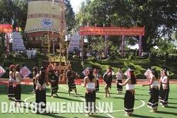 Vẻ đẹp trong điệu múa kađấu của người Cor