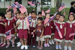 Malaysia cho phép trẻ em không có quốc tịch được đến trường 