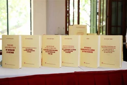 Công bố sách “Một số vấn đề lý luận và thực tiễn về chủ nghĩa xã hội và con đường đi lên chủ nghĩa xã hội ở Việt Nam” bằng 7 ngoại ngữ