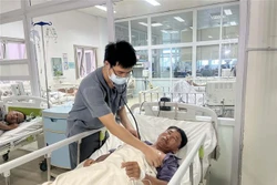 Đắk Lắk: Nhiều người ngộ độc sau khi ăn nấm mọc từ xác ấu trùng ve sầu