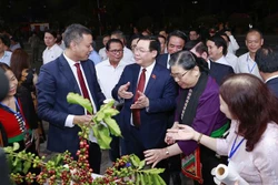 Chủ tịch Quốc hội Vương Đình Huệ dự khai mạc Lễ hội Cà phê tỉnh Sơn La lần thứ nhất