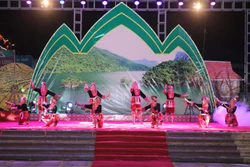 Nhiều hoạt động đặc sắc trong chương trình "Sắc thu hồ Ba Bể" năm 2023
