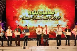 Hậu Giang chăm lo Tết cho gia đình chính sách, hộ nghèo