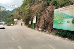 Đường vào Khu du lịch hồ Ba Bể. Ảnh: Nguyễn Công Hải - TTXVN