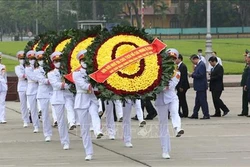 Lãnh đạo Đảng, Nhà nước viếng Lăng Bác nhân 45 năm Ngày Giải phóng miền Nam, thống nhất đất nước