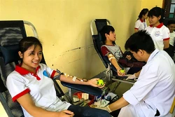 Hơn 600 sinh viên ở Huế tham gia chương trình "Pru - Tình nguyện hiến máu nhân đạo 2016"