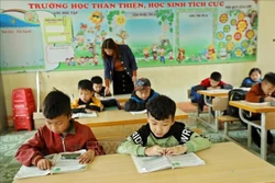 Một giờ học của học sinh Trường THCS Huy Giáp, xã Huy Giáp, huyện Bảo Lạc (Cao Bằng). Ảnh: Minh Quyết - TTXVN