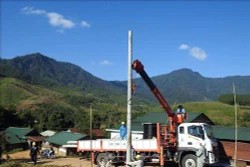 Gần 1.200 hộ dân vùng khó khăn ở Kon Tum được cấp điện lưới quốc gia