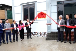 Báo Nhân Dân hỗ trợ xây nhà Đại đoàn kết tại Tuyên Quang