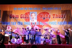 Nối vòng tay yêu thương vì hạnh phúc người mù