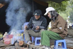 Người lao động Hà Nội trong đợt giá rét kỷ lục của mùa đông