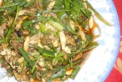 Đặc sản nhộng ong