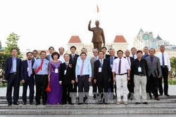 Lãnh đạo Thành phố Hồ Chí Minh gặp gỡ đại biểu kiều bào tiêu biểu