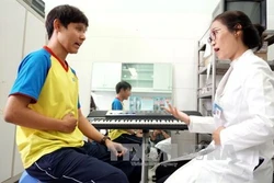Điều trị rối loạn giọng nói tuổi dậy thì