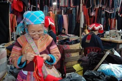 Phụ nữ dân tộc thiểu số tham gia nhiều hơn công tác xã hội