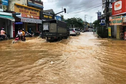 Quảng Nam: Mưa to trải dài trên diện rộng, mưa đá tại thành phố Tam Kỳ 