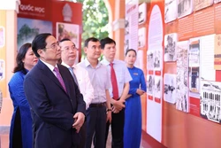 Thủ tướng Phạm Minh Chính dâng hương tưởng niệm Chủ tịch Hồ Chí Minh nhân kỷ niệm 111 năm ngày Người ra đi tìm đường cứu nước