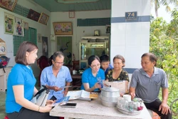 Tham gia bảo hiểm y tế để được chia sẻ gánh nặng khi ốm đau, bệnh tật