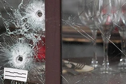 Xuất hiện kẻ tấn công thứ 9 trong vụ khủng bố Paris